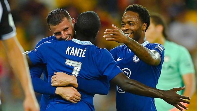 近8次代表西班牙出战正式比赛，奥亚萨瓦尔贡献7球6助攻