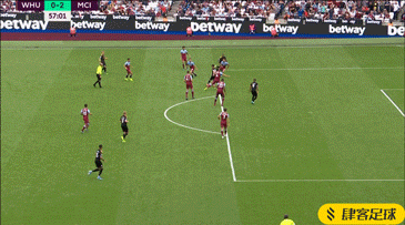 马刺客场115-102击败开拓者，福克斯37分带队取胜，展现全面实力。