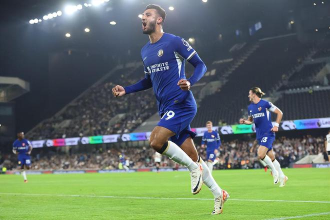 亚精英赛战报：路易斯中柱、荒木隼人制胜球，广岛1-0申花