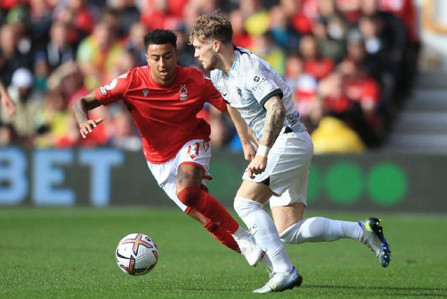 很抢手！每日邮报：冬窗有12家俱乐部希望签下梅努